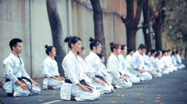Header image for: Applying Bruce Lee's Philosophical Principles to Everyday Life